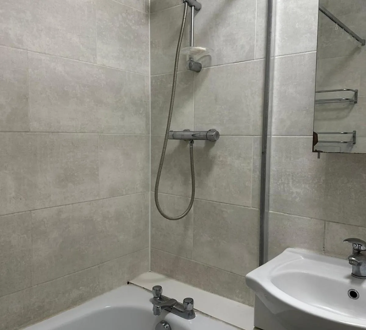 Modern Room In A 4 Bedroom Flat In London, Shared Bathroom! United Kingdom
