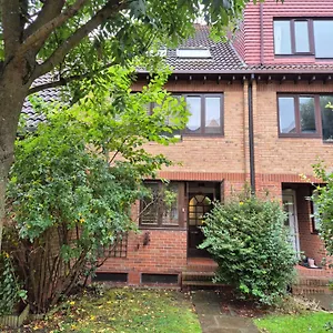  Homestay Spacious And Elegant With En-suites Available In Canary Wharf